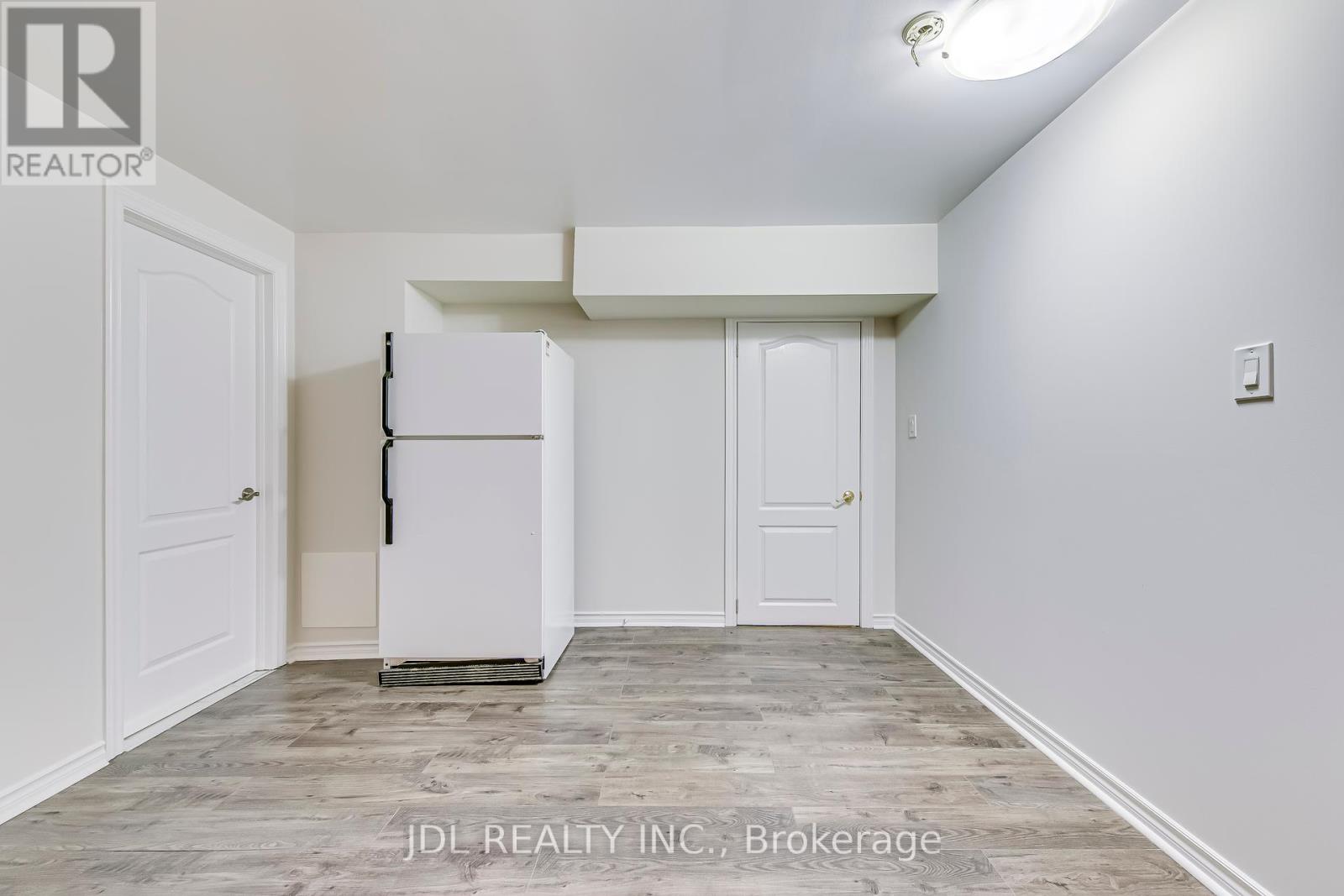 Photo 35 of 2206 Glenfield Road, Oakville ON