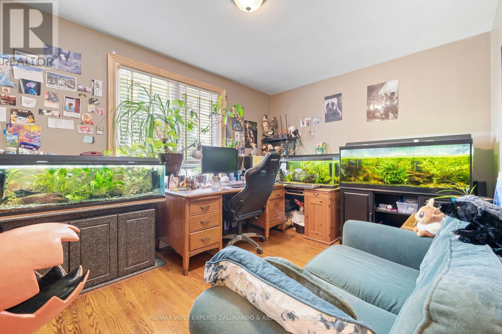 Photo 7 of 10 Dashwood Crescent, Toronto ON