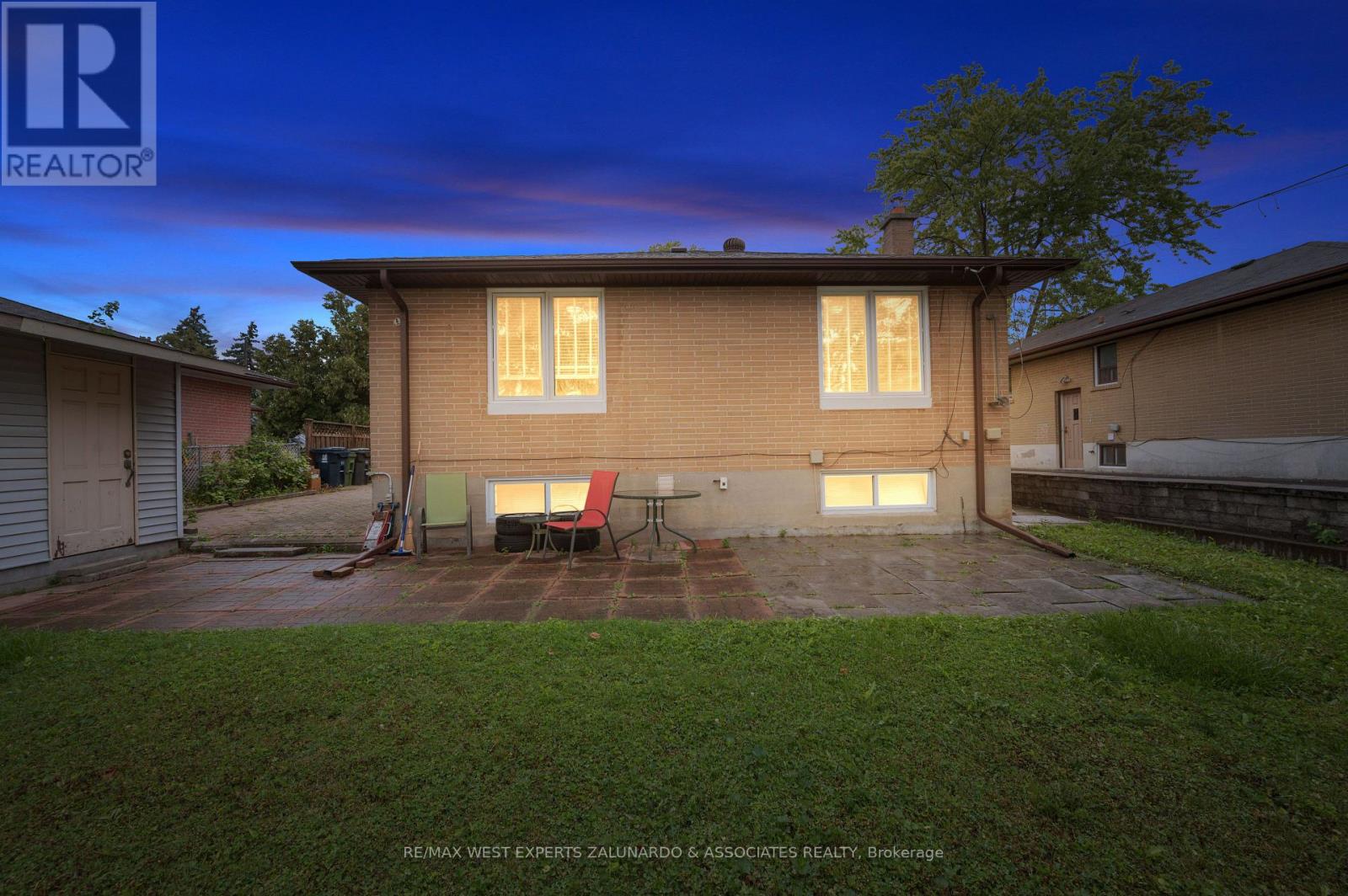 Photo 22 of 10 Dashwood Crescent, Toronto ON
