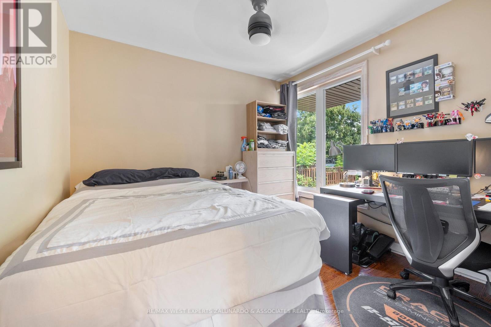 Photo 33 of 10 Dashwood Crescent, Toronto ON