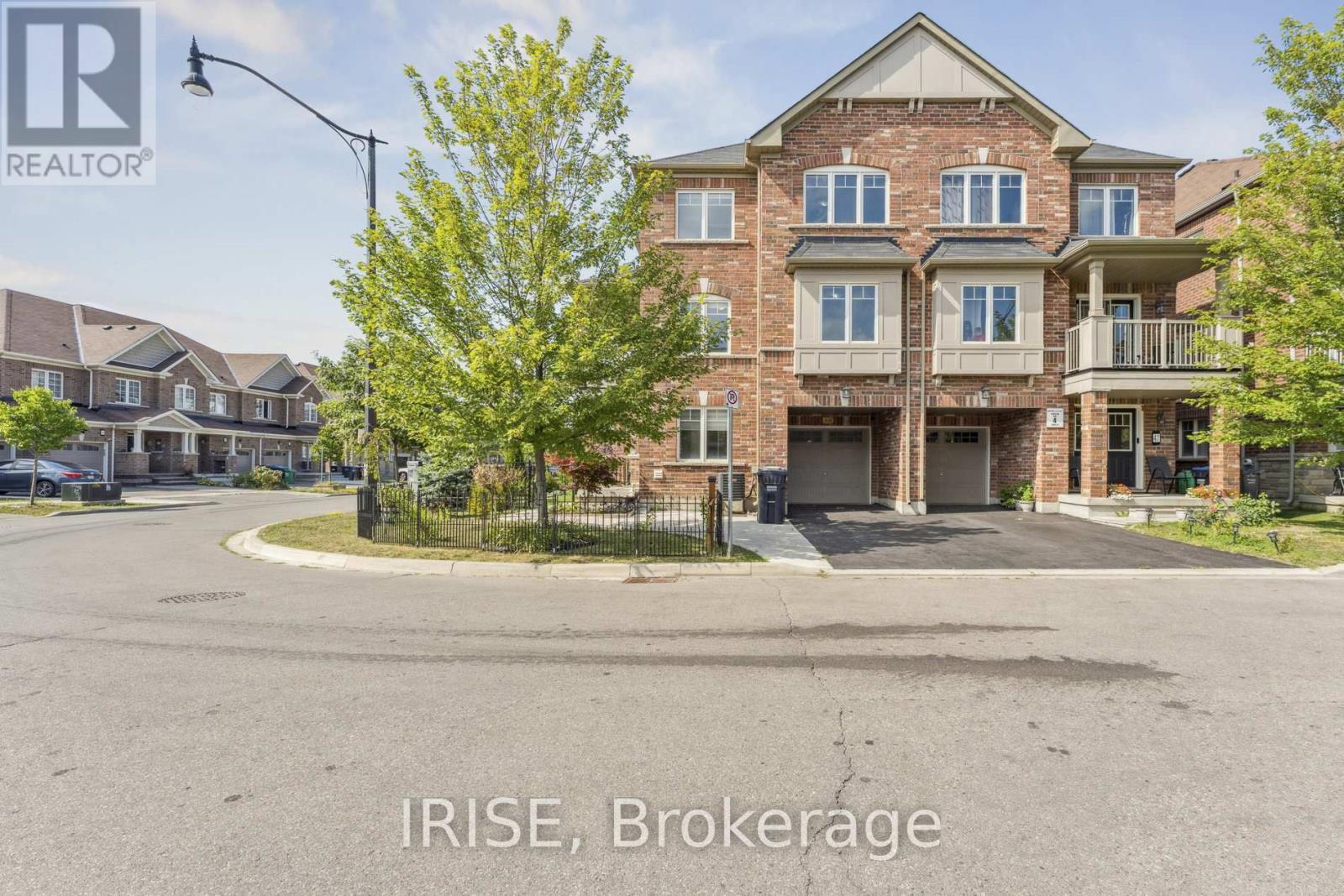Photo 1 of 49 Golden Springs Drive, Brampton ON