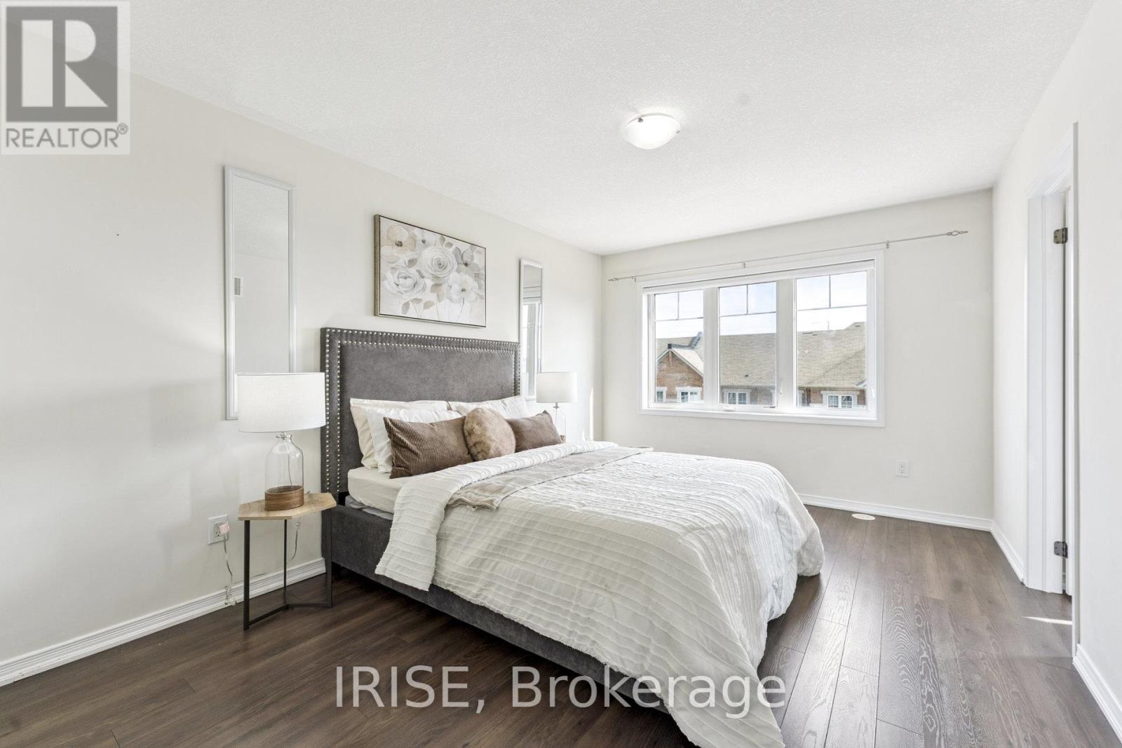 Photo 20 of 49 Golden Springs Drive, Brampton ON