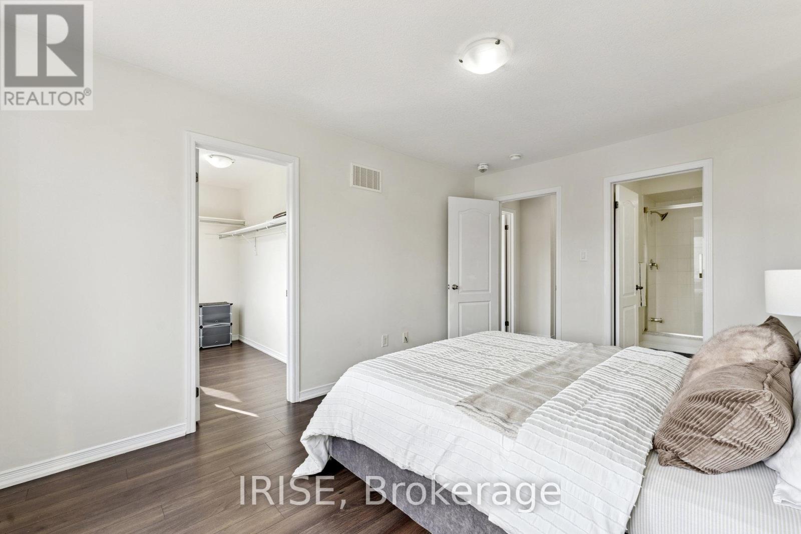 Photo 22 of 49 Golden Springs Drive, Brampton ON