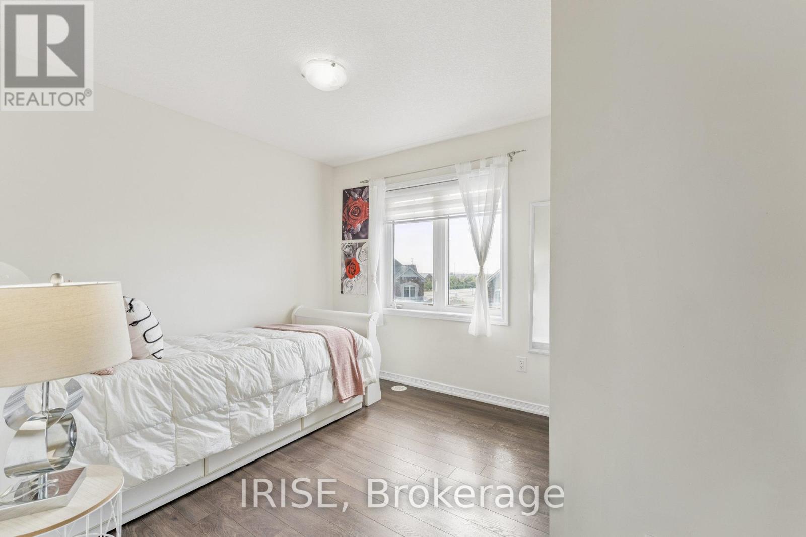 Photo 28 of 49 Golden Springs Drive, Brampton ON