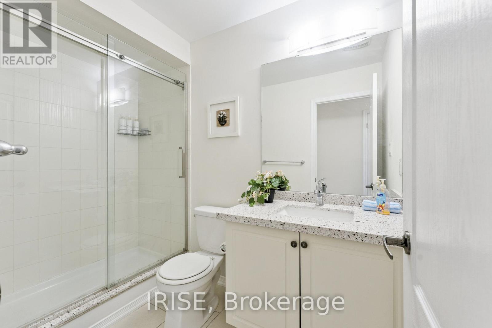 Photo 29 of 49 Golden Springs Drive, Brampton ON