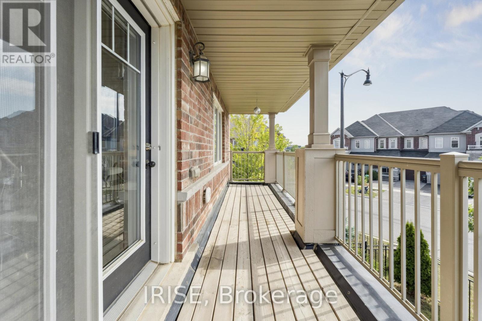 Photo 30 of 49 Golden Springs Drive, Brampton ON