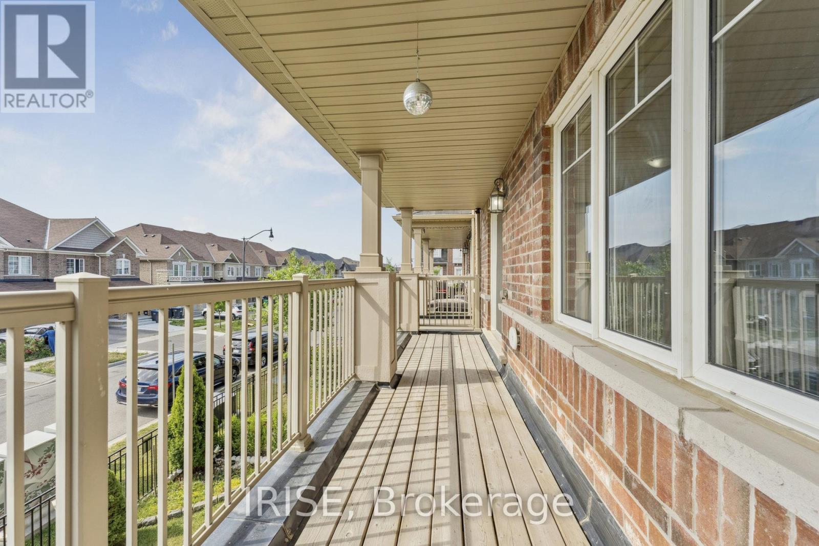 Photo 31 of 49 Golden Springs Drive, Brampton ON