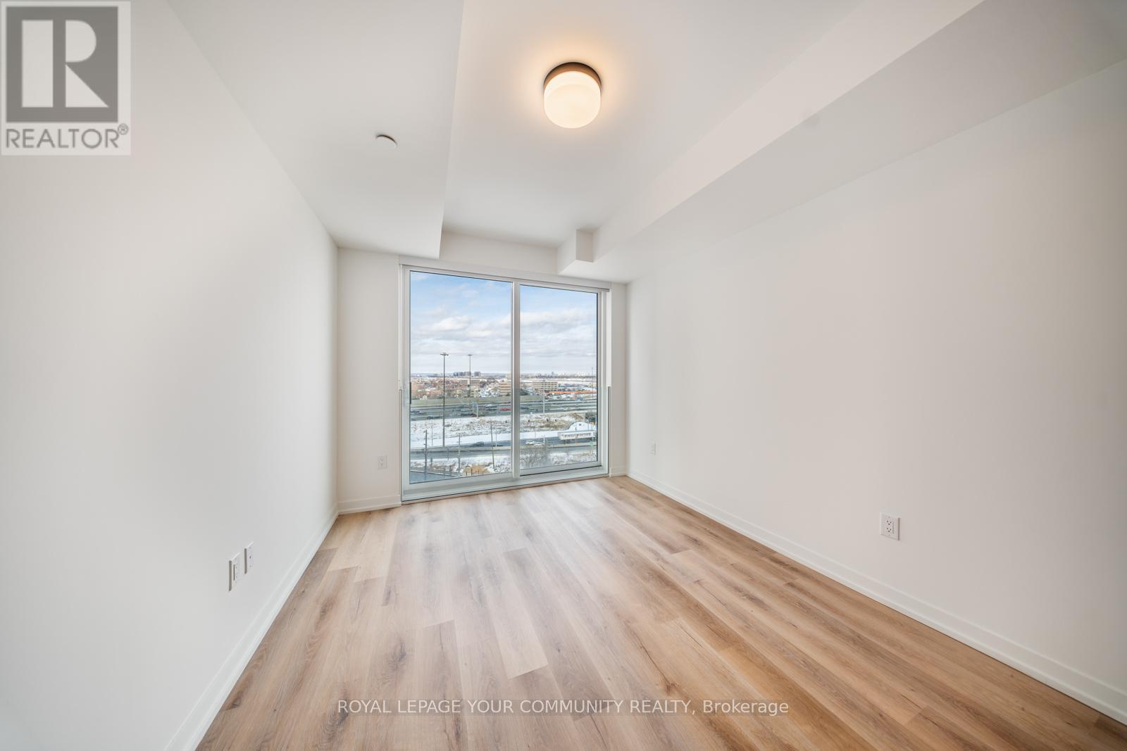 Photo 31 of 701 5 York Garden Way, Toronto ON