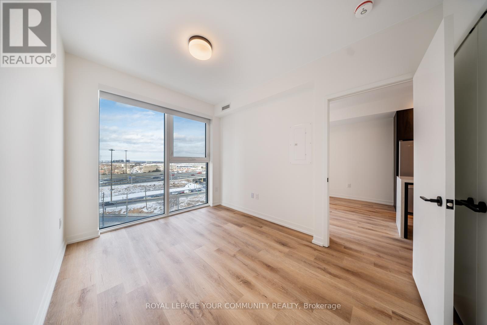 Photo 2 of 701 5 York Garden Way, Toronto ON