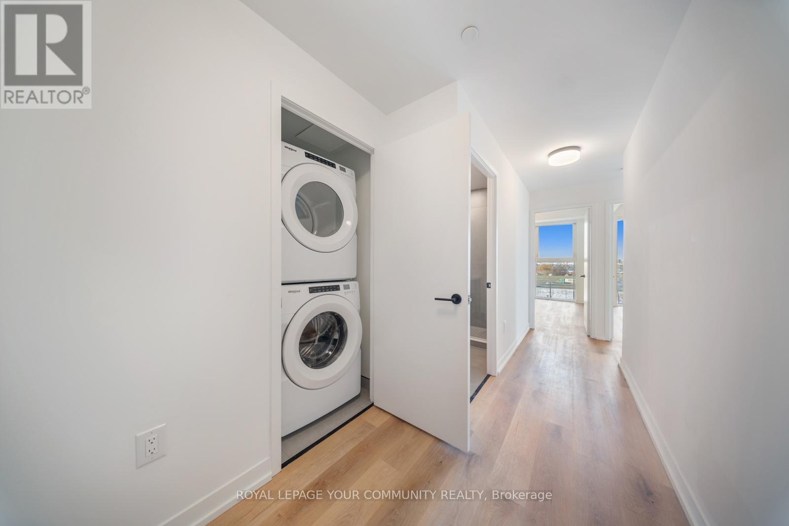 Photo 4 of 701 5 York Garden Way, Toronto ON