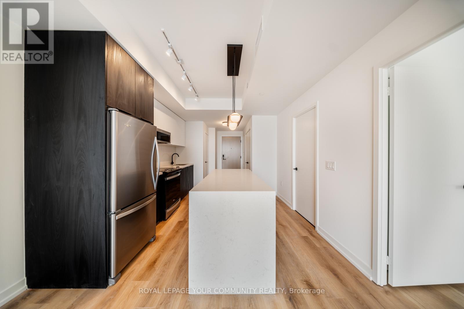 Photo 7 of 701 5 York Garden Way, Toronto ON
