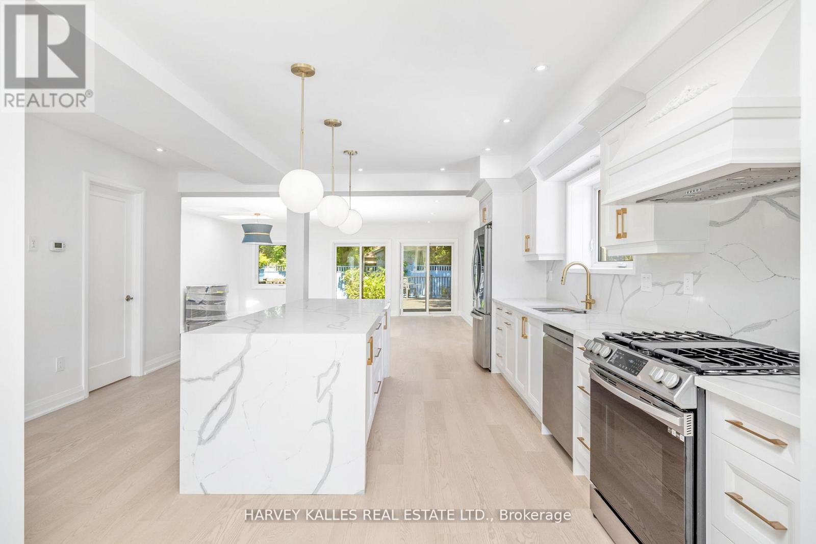Photo 4 of 101 Clifton Road, Toronto ON
