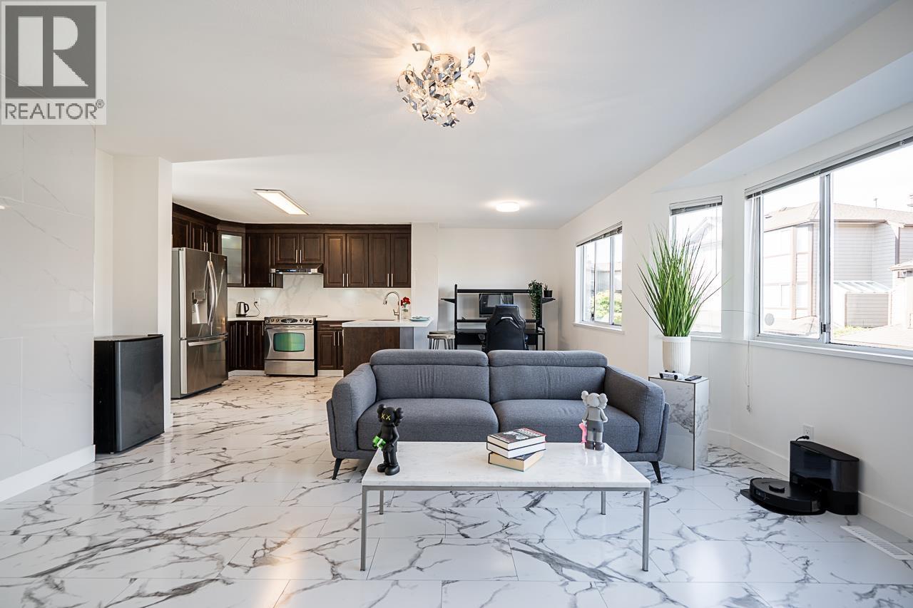 Photo 3 of 54 5380 Smith Drive, Richmond BC