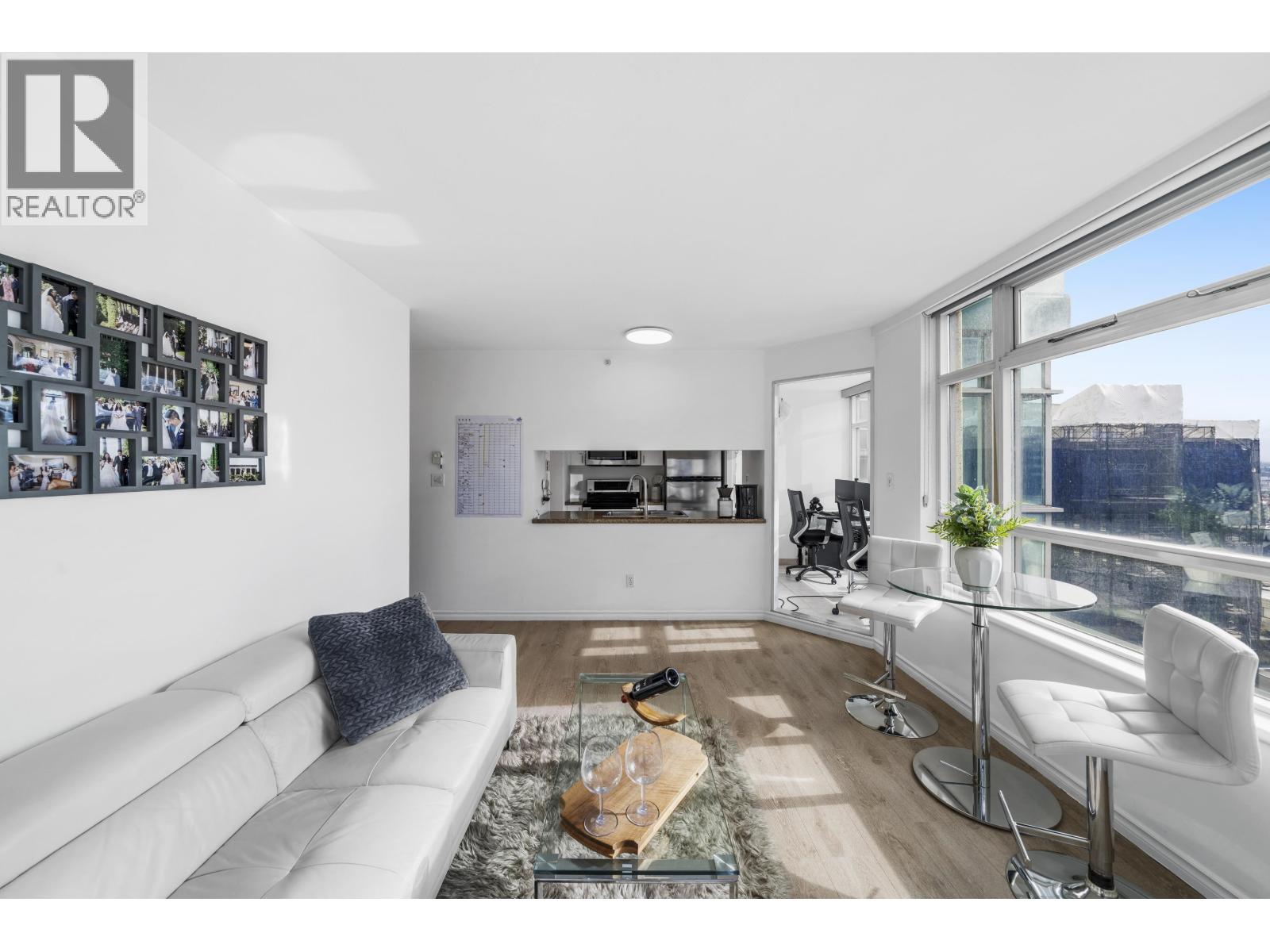 Photo 13 of 1709 438 Seymour Street, Vancouver BC
