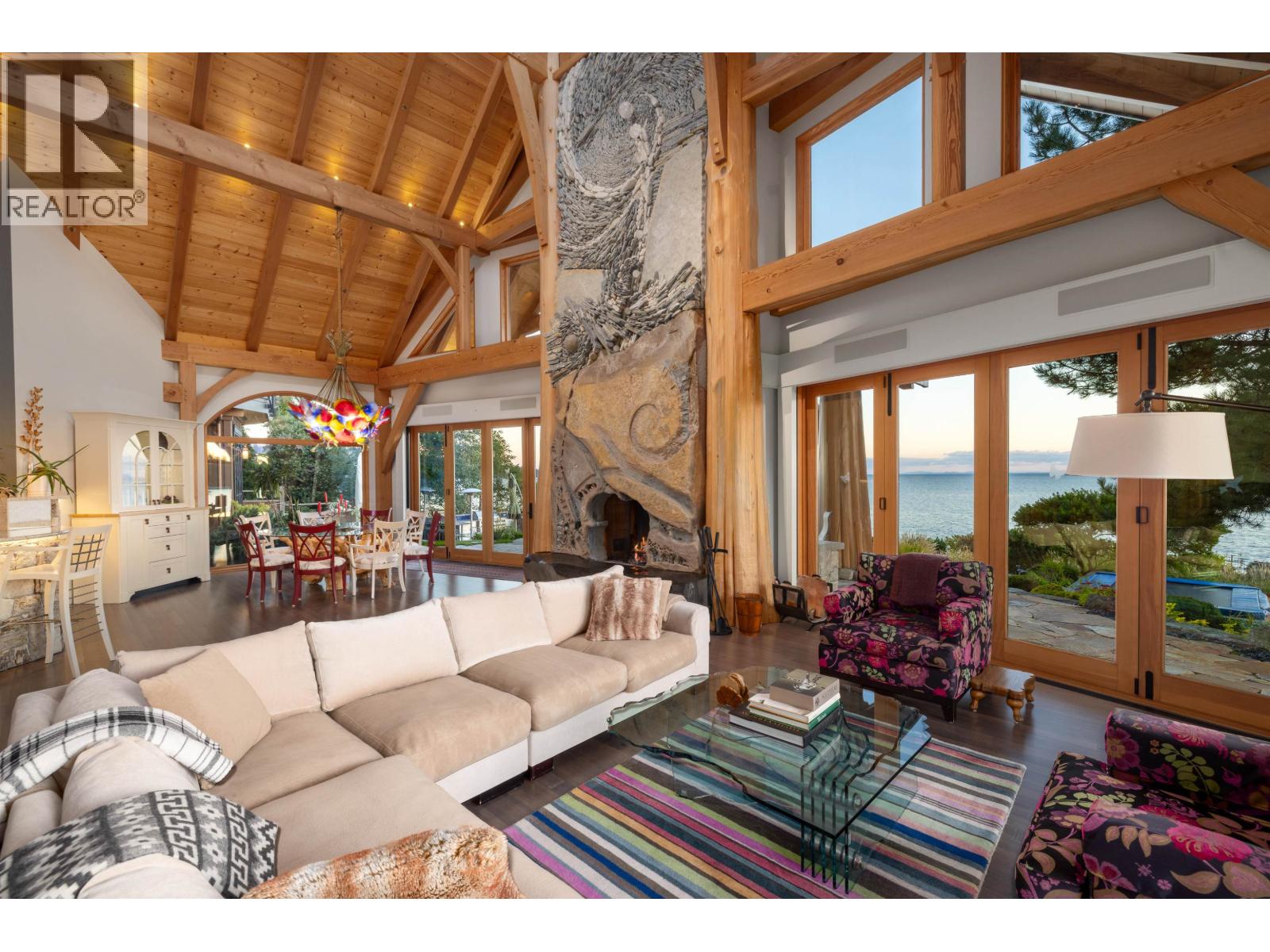 5871 SUNSHINE COAST HIGHWAY, Sechelt