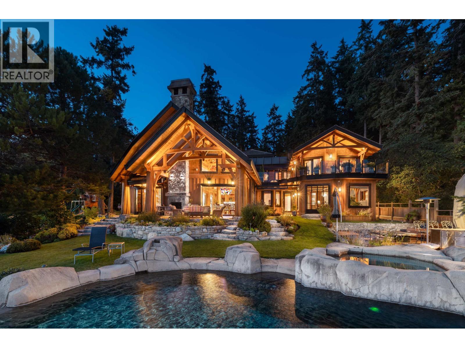 5871 SUNSHINE COAST HIGHWAY, Sechelt