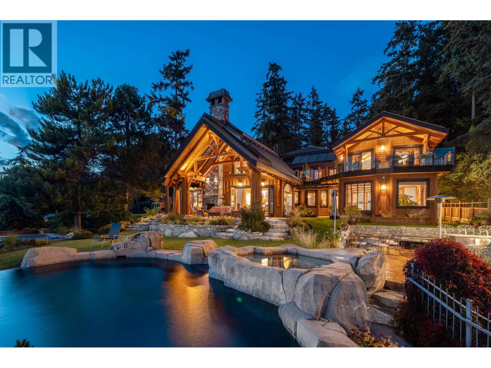 5871 SUNSHINE COAST HIGHWAY, Sechelt