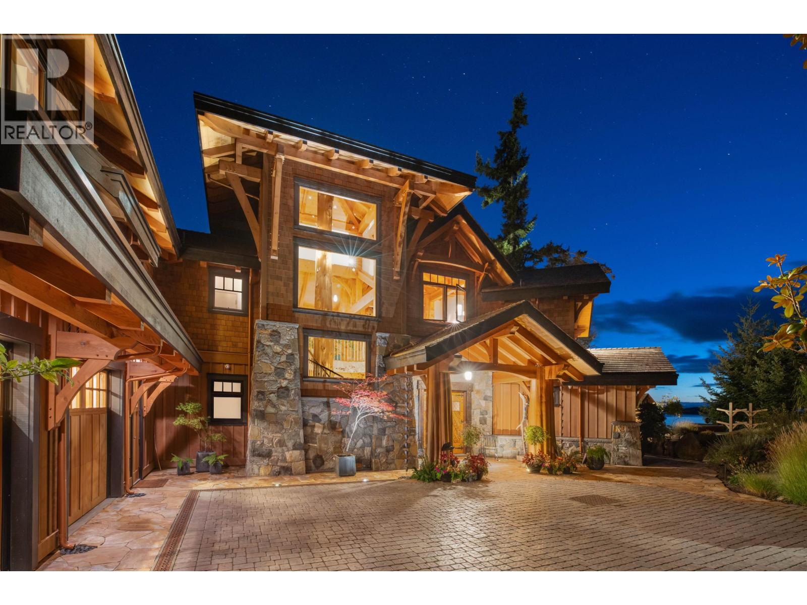 5871 SUNSHINE COAST HIGHWAY, Sechelt