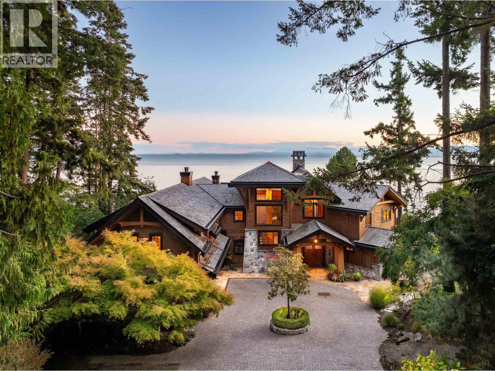 5871 SUNSHINE COAST HIGHWAY, Sechelt