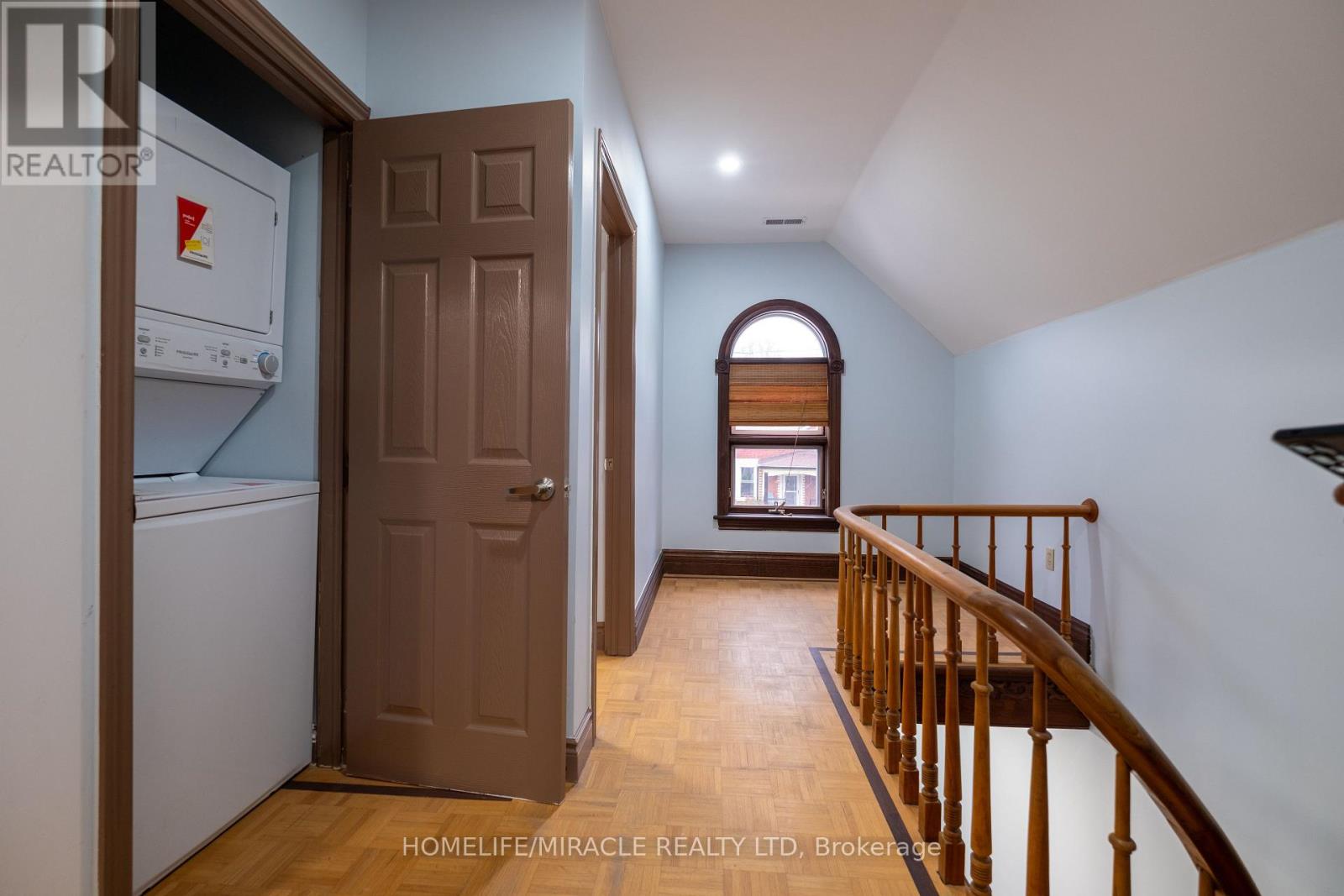 Photo 2 of 41 Park Hill Road, Cambridge ON