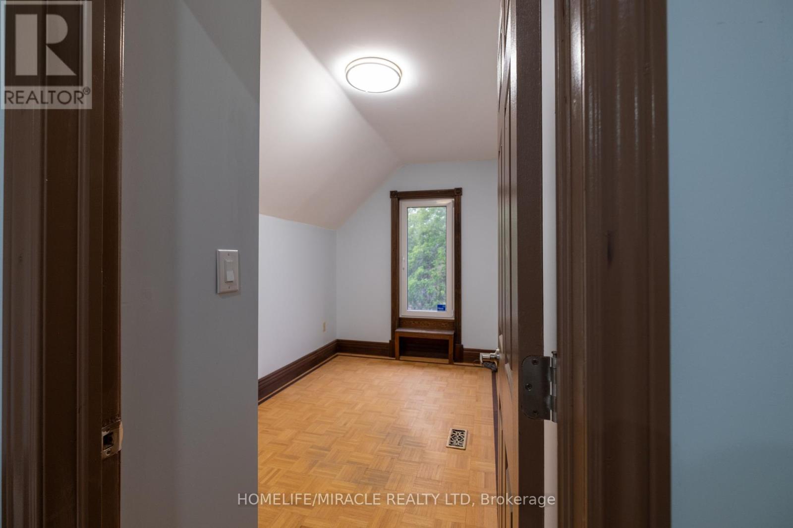 Photo 13 of 41 Park Hill Road, Cambridge ON
