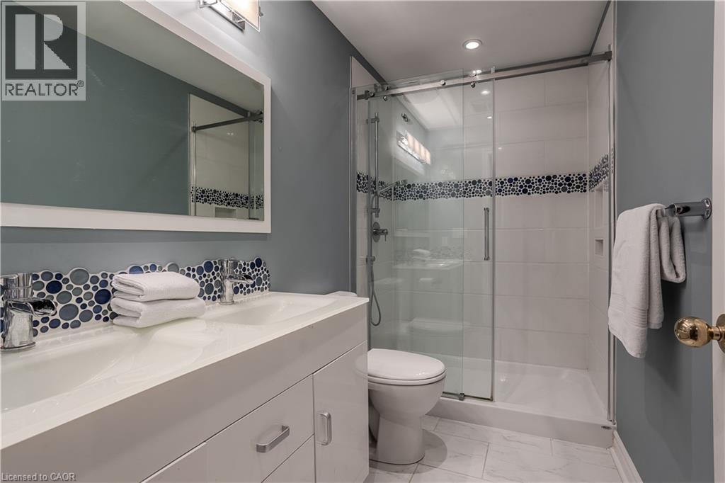 Photo 17 of 56 Farris Avenue, St Catharines ON