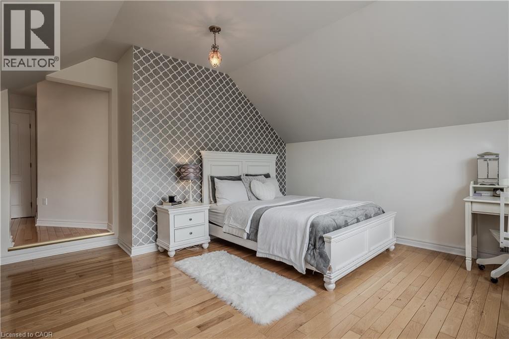 Photo 20 of 56 Farris Avenue, St Catharines ON