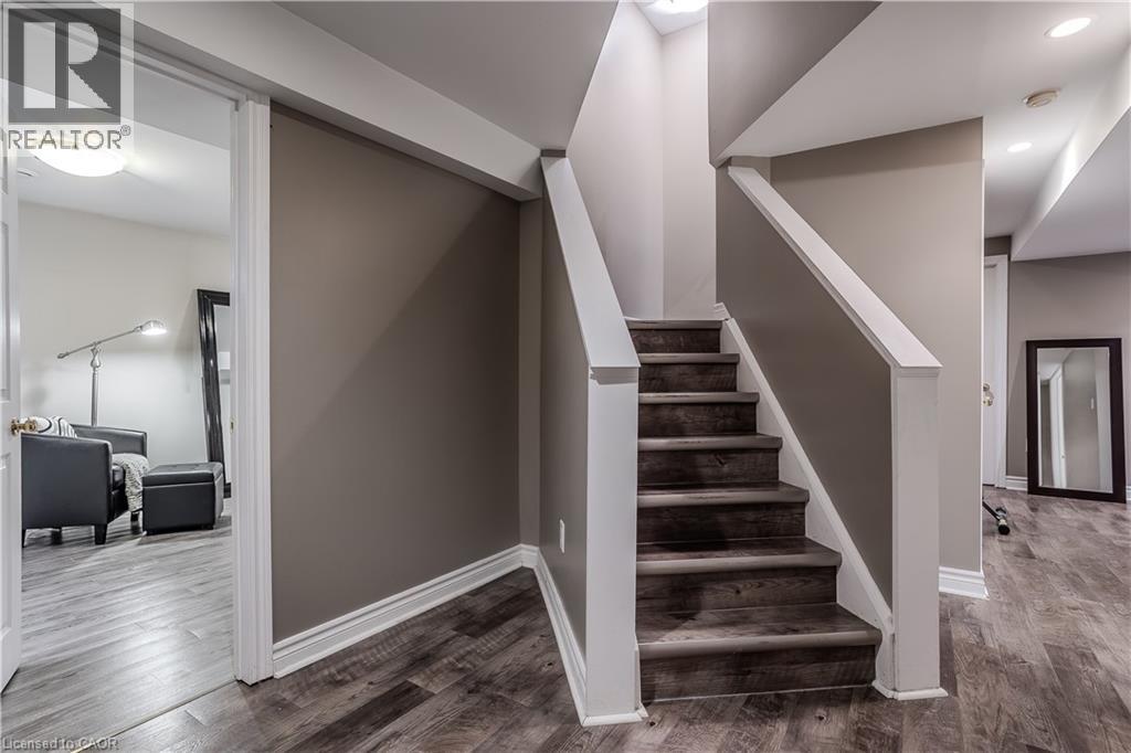 Photo 25 of 56 Farris Avenue, St Catharines ON