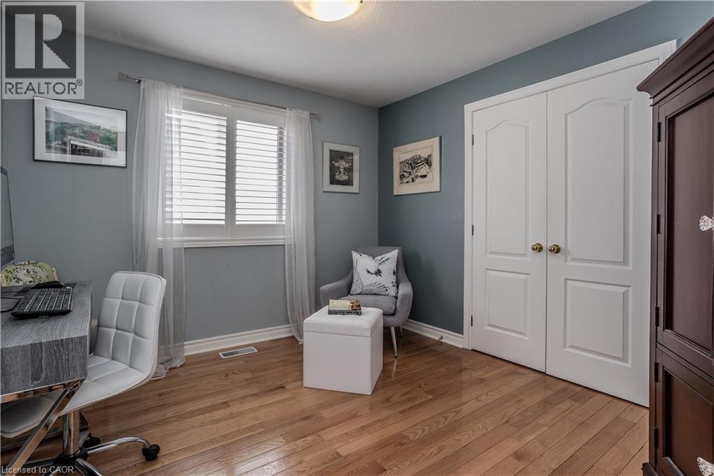 Photo 5 of 56 Farris Avenue, St Catharines ON