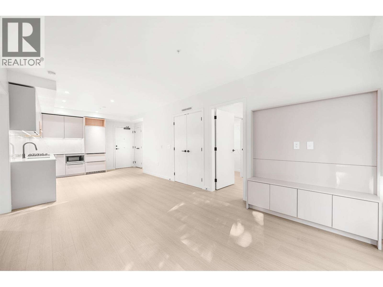 Photo 14 of 303 2015 St Johns Street, Port Moody BC