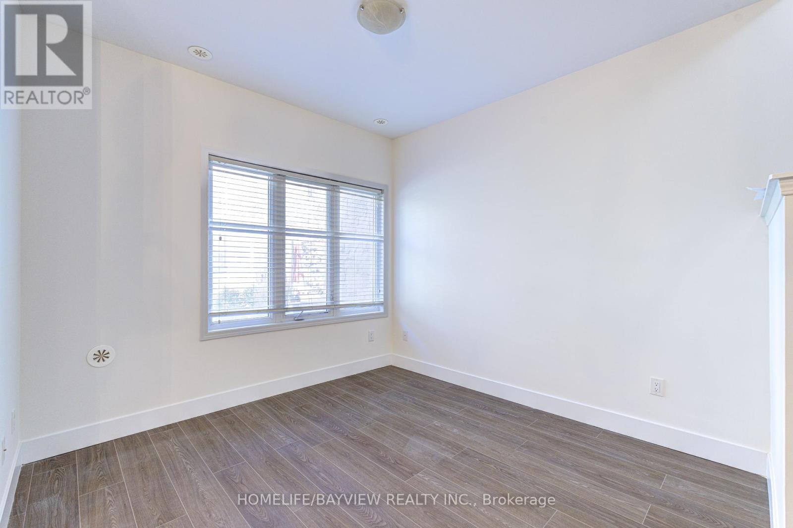 Photo 18 of Th 12 25 Coneflower Crescent, Toronto ON