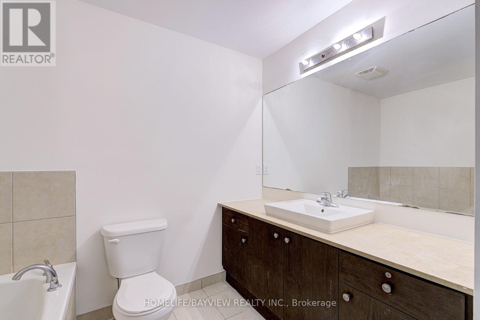Photo 35 of Th 12 25 Coneflower Crescent, Toronto ON