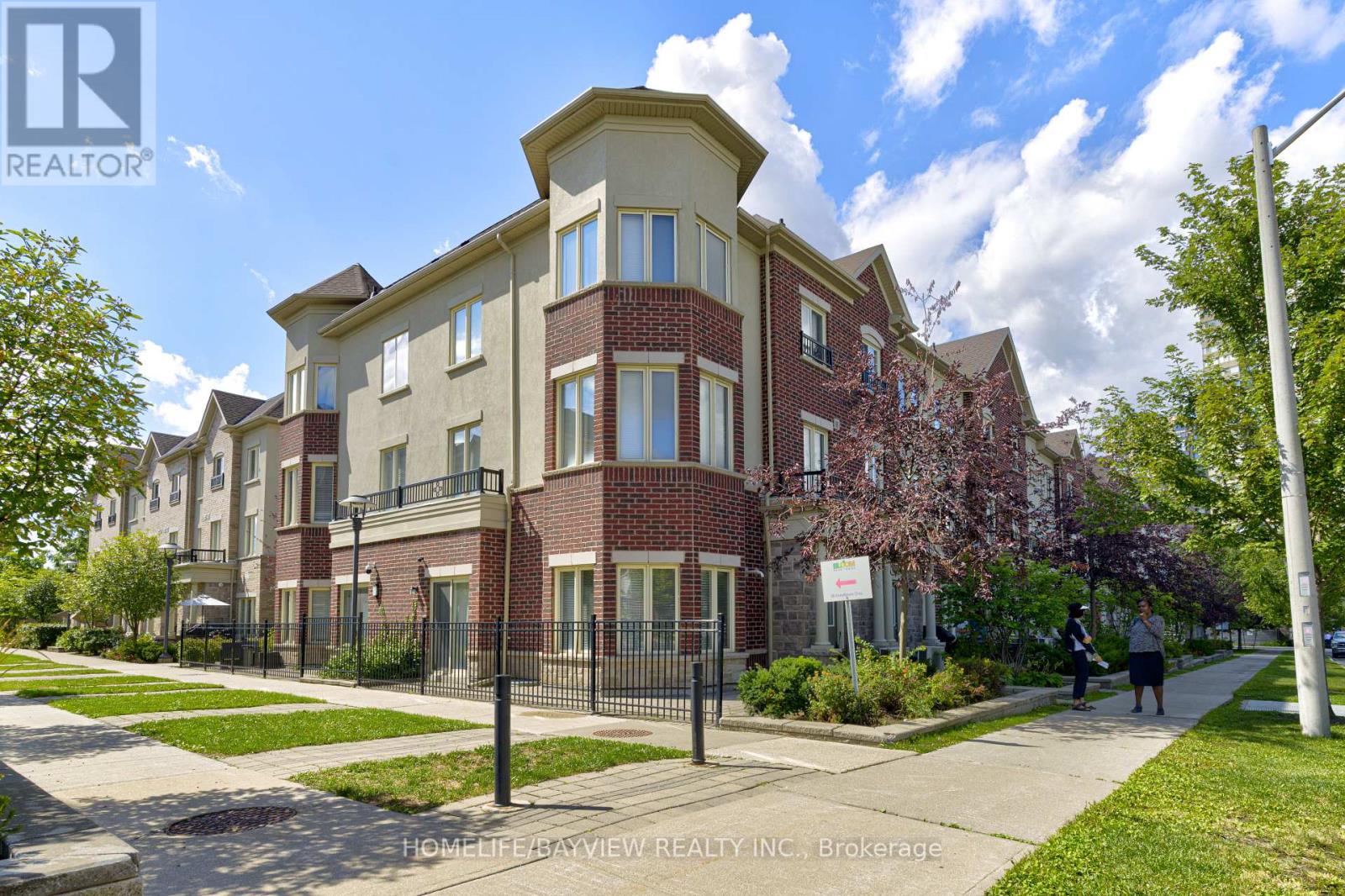 Photo 29 of Th 12 25 Coneflower Crescent, Toronto ON