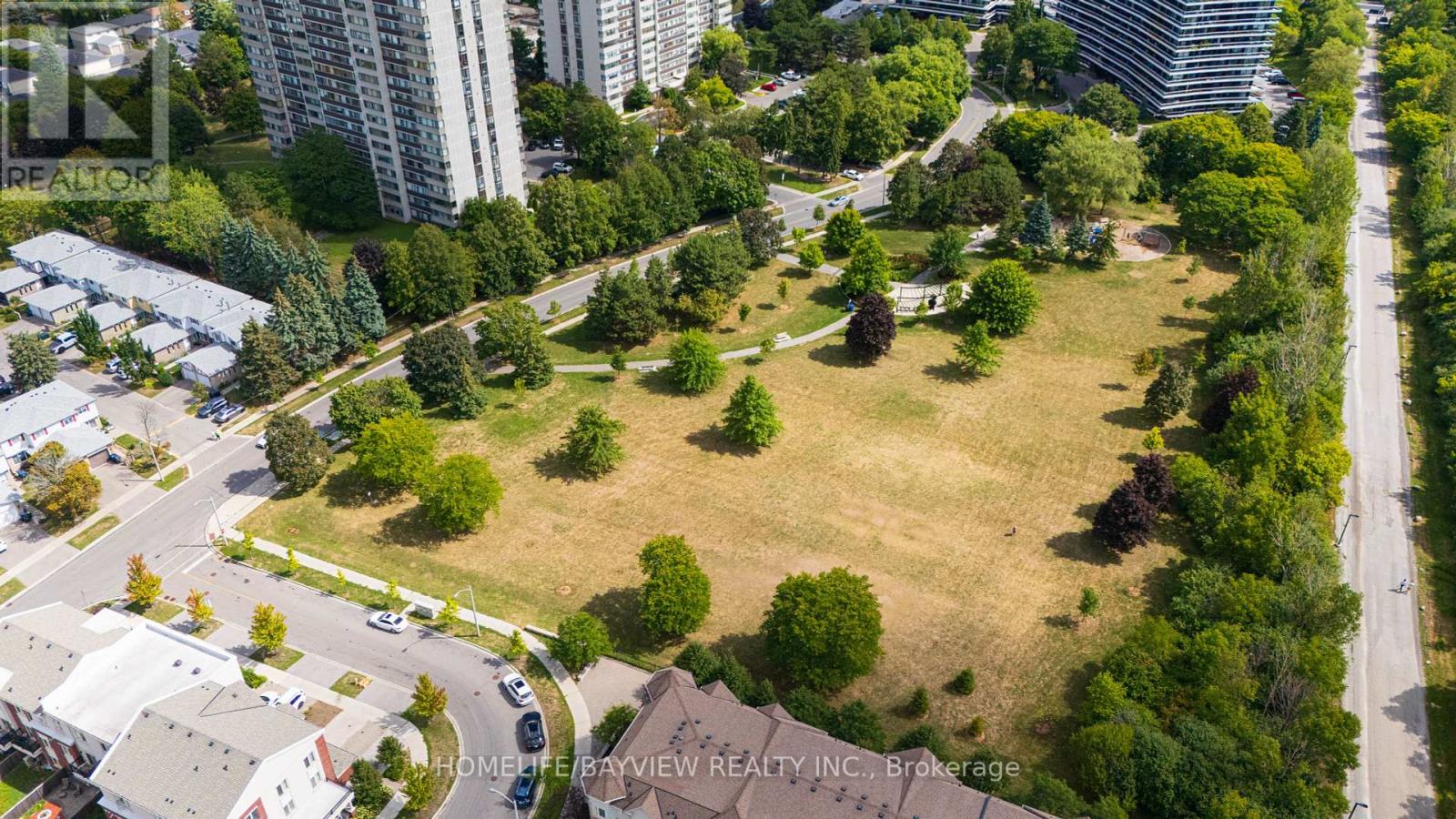 Photo 30 of Th 12 25 Coneflower Crescent, Toronto ON