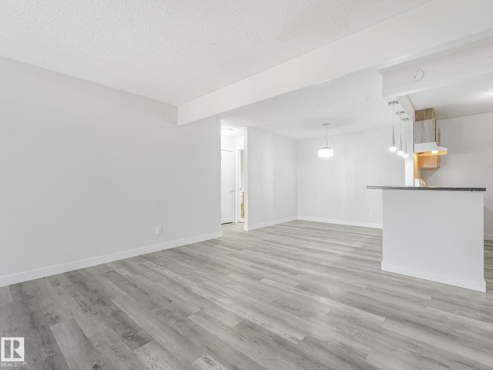 Photo 25 of 303 10528 29 Av Nw, Edmonton AB