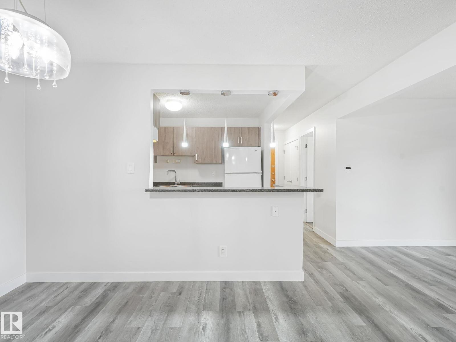 Photo 24 of 303 10528 29 Av Nw, Edmonton AB