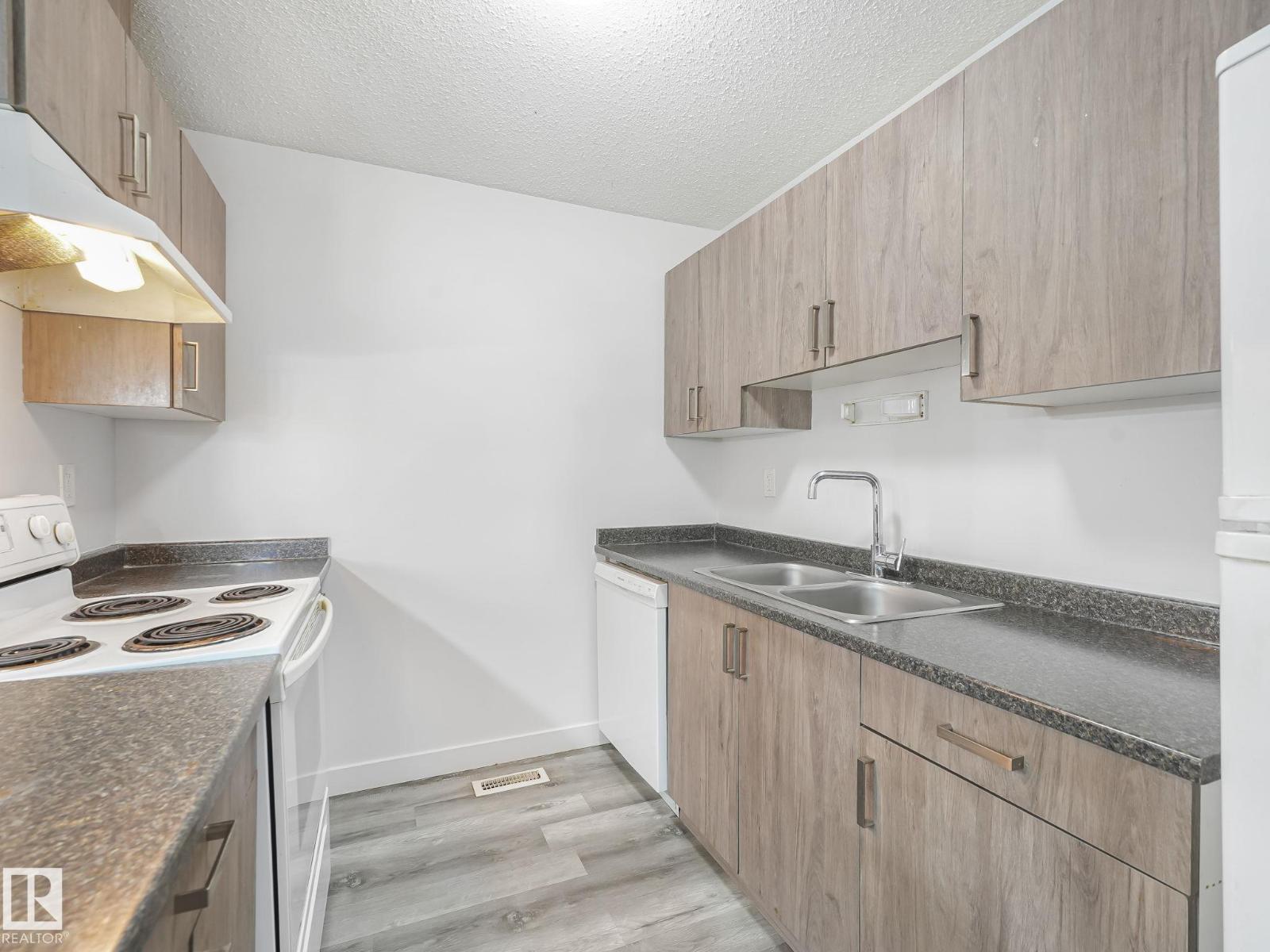 Photo 30 of 303 10528 29 Av Nw, Edmonton AB