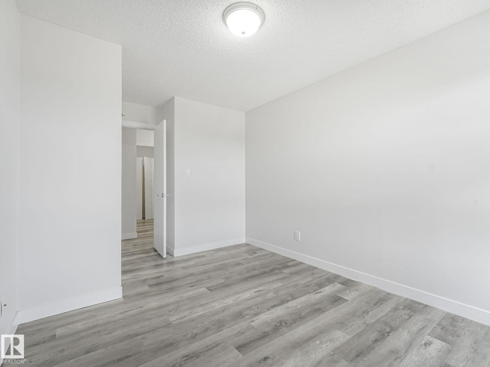 Photo 26 of 303 10528 29 Av Nw, Edmonton AB