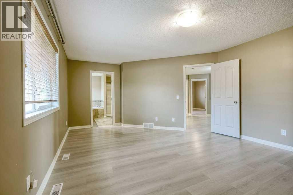 Photo 16 of 34 Aspen Stone Mews Sw, Calgary AB