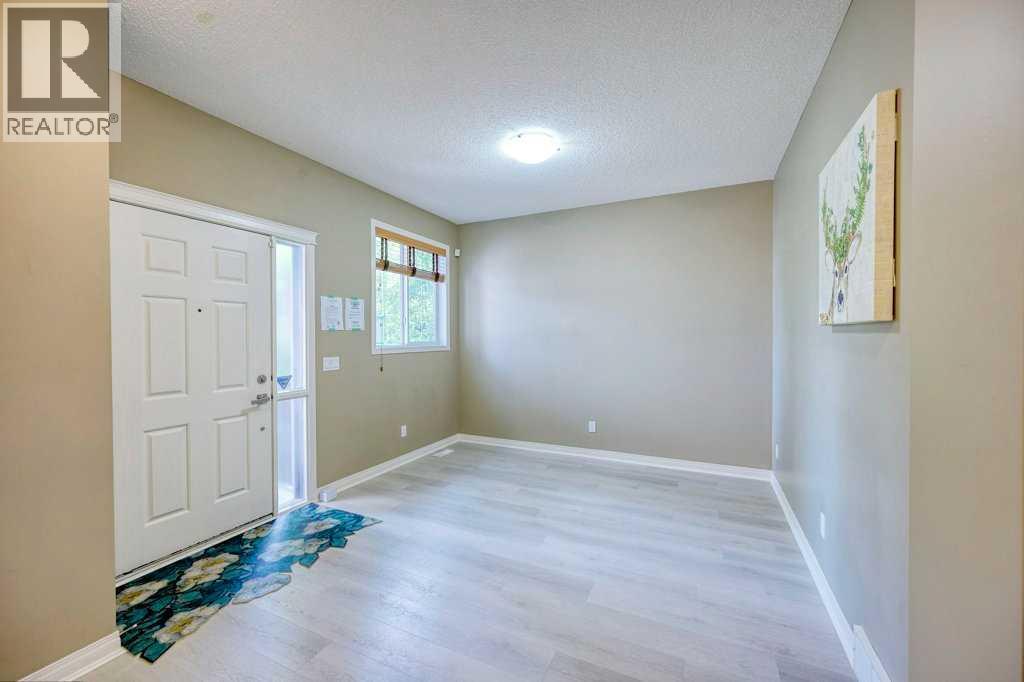 Photo 2 of 34 Aspen Stone Mews Sw, Calgary AB