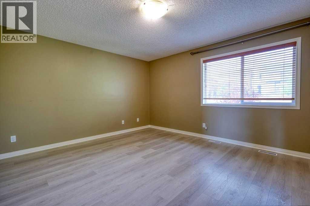 Photo 14 of 34 Aspen Stone Mews Sw, Calgary AB