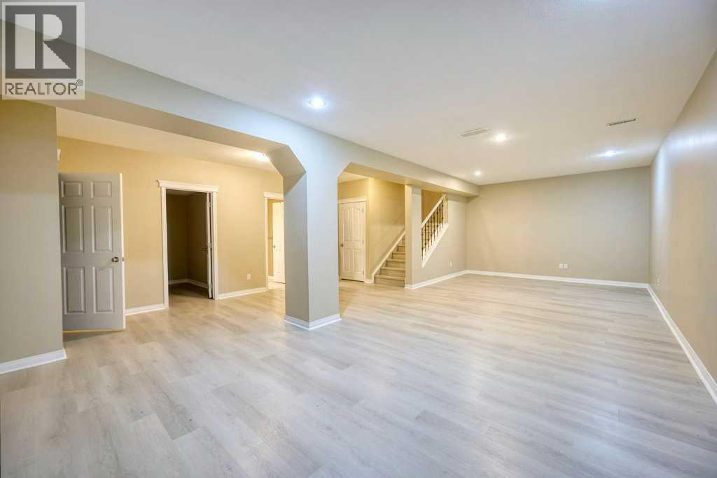Photo 32 of 34 Aspen Stone Mews Sw, Calgary AB