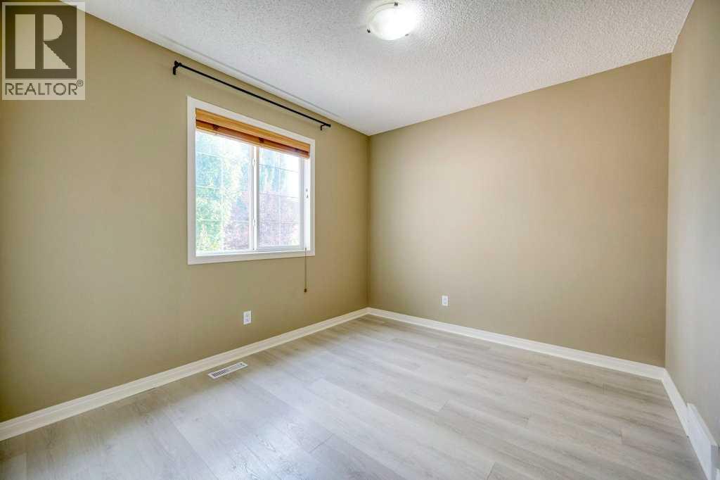Photo 25 of 34 Aspen Stone Mews Sw, Calgary AB