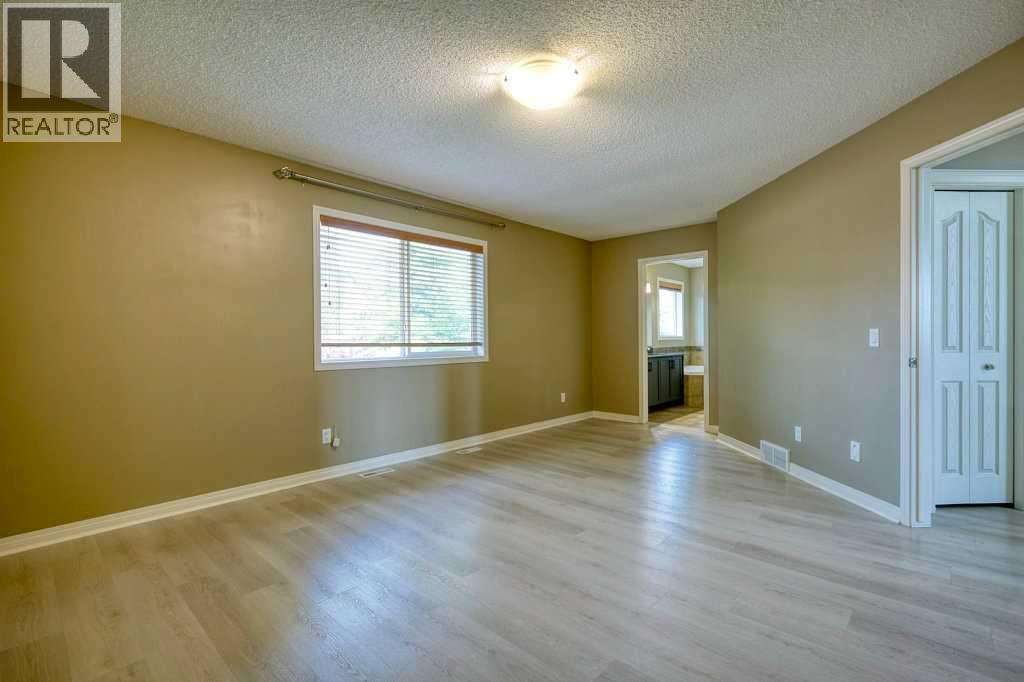 Photo 15 of 34 Aspen Stone Mews Sw, Calgary AB