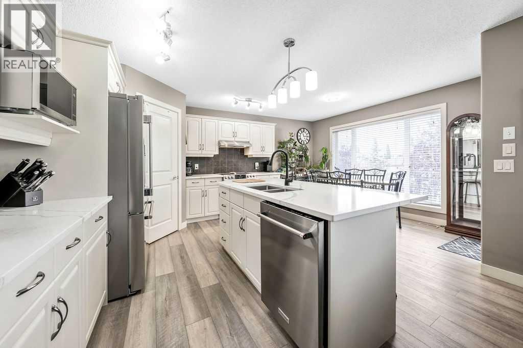 Single Family House for Sale in  Sherwood Rise NW Sherwood Calgary 