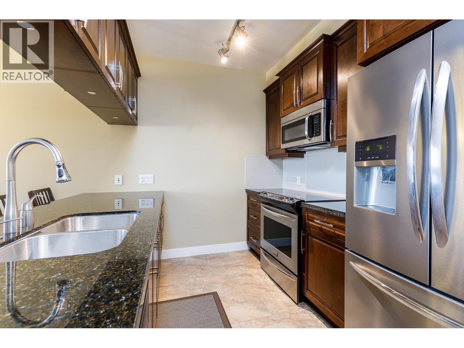 Photo 2 of 311 11887 Burnett Street, Maple Ridge BC