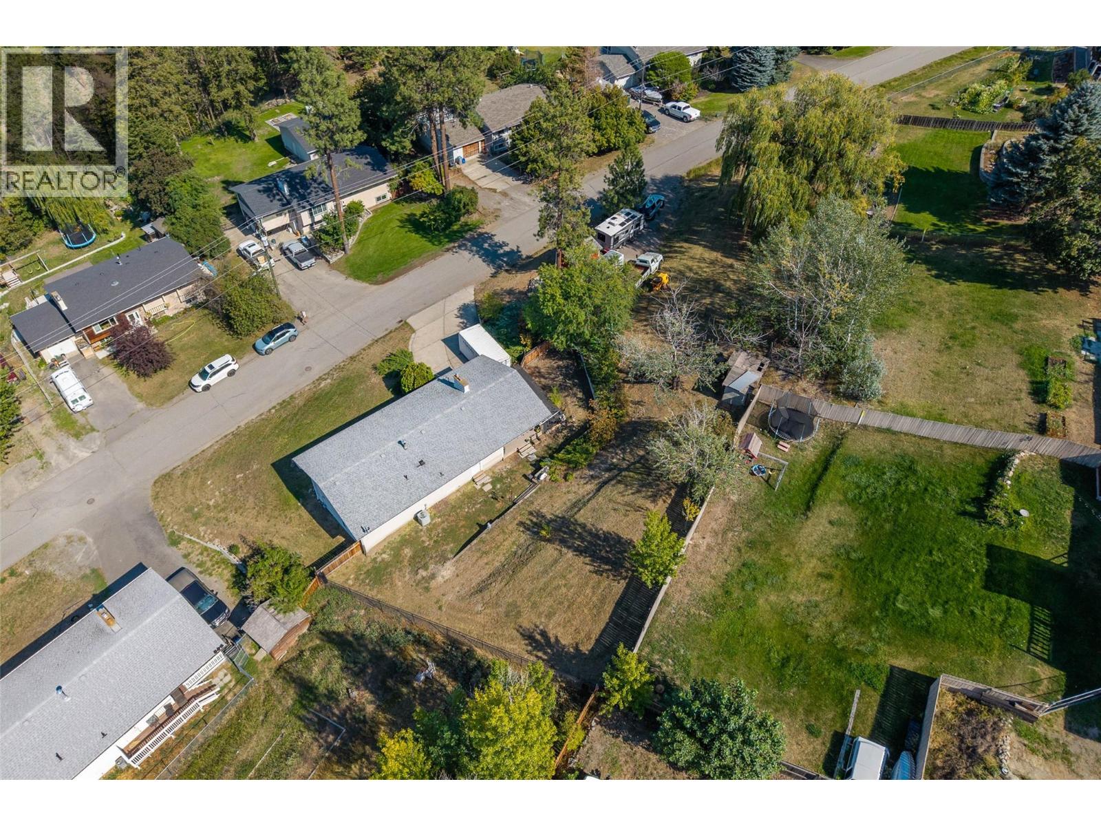 Photo 4 of 1289 Foxwood Lane, Kamloops BC