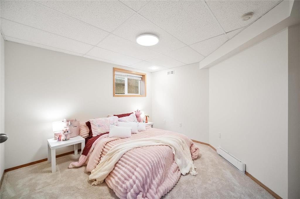 Photo 26 of 30 Evelyne Reese Boulevard, Winnipeg MB