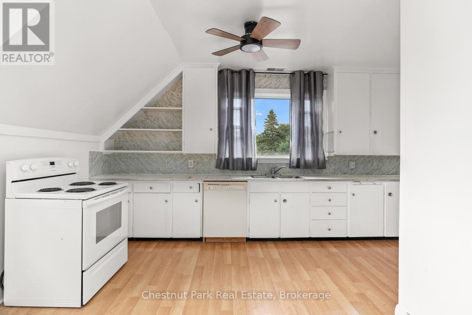 Photo 36 of 70 Beaumont Drive, Bracebridge ON