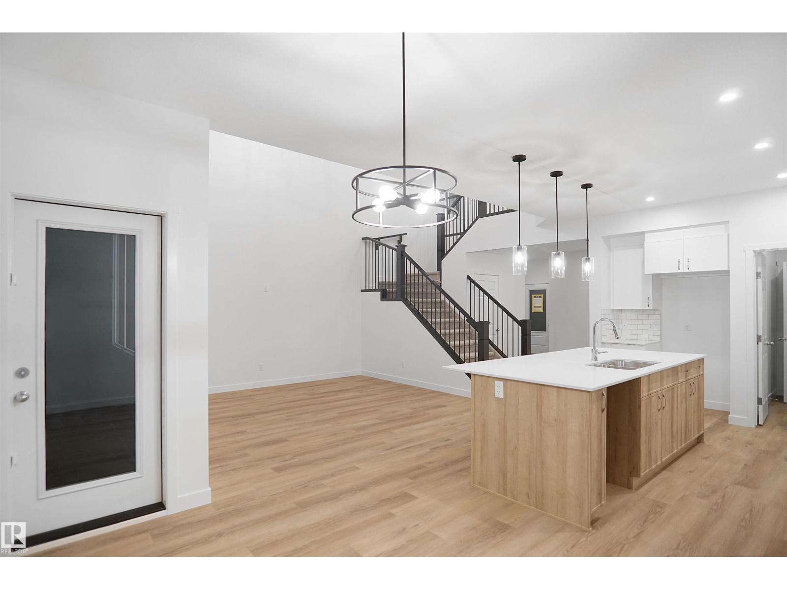 Photo 17 of 20608 27 Av Nw, Edmonton AB